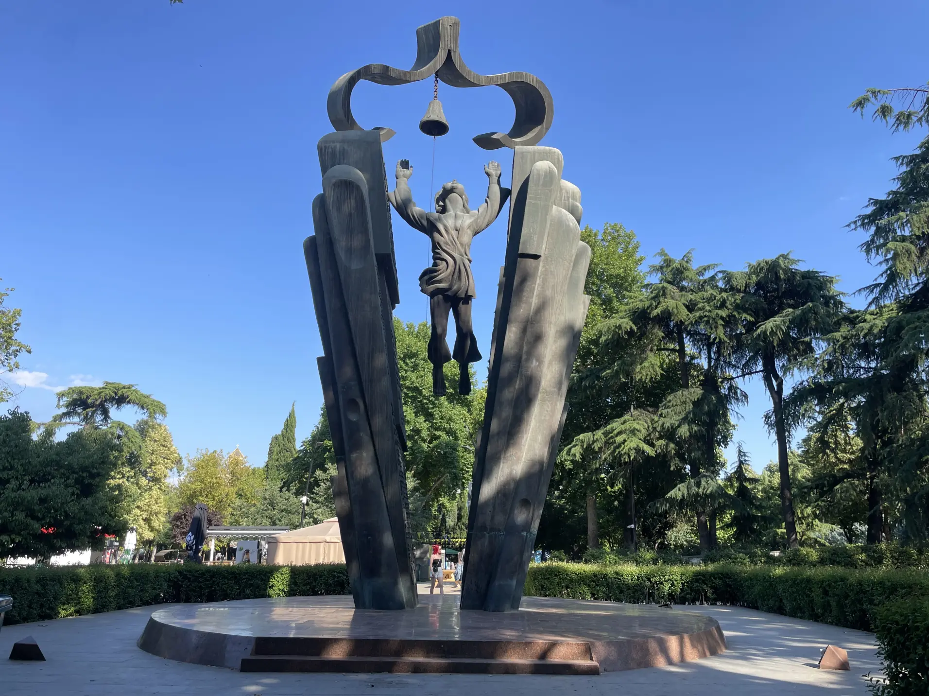 Tiflis soviético - De la propaganda a la represión